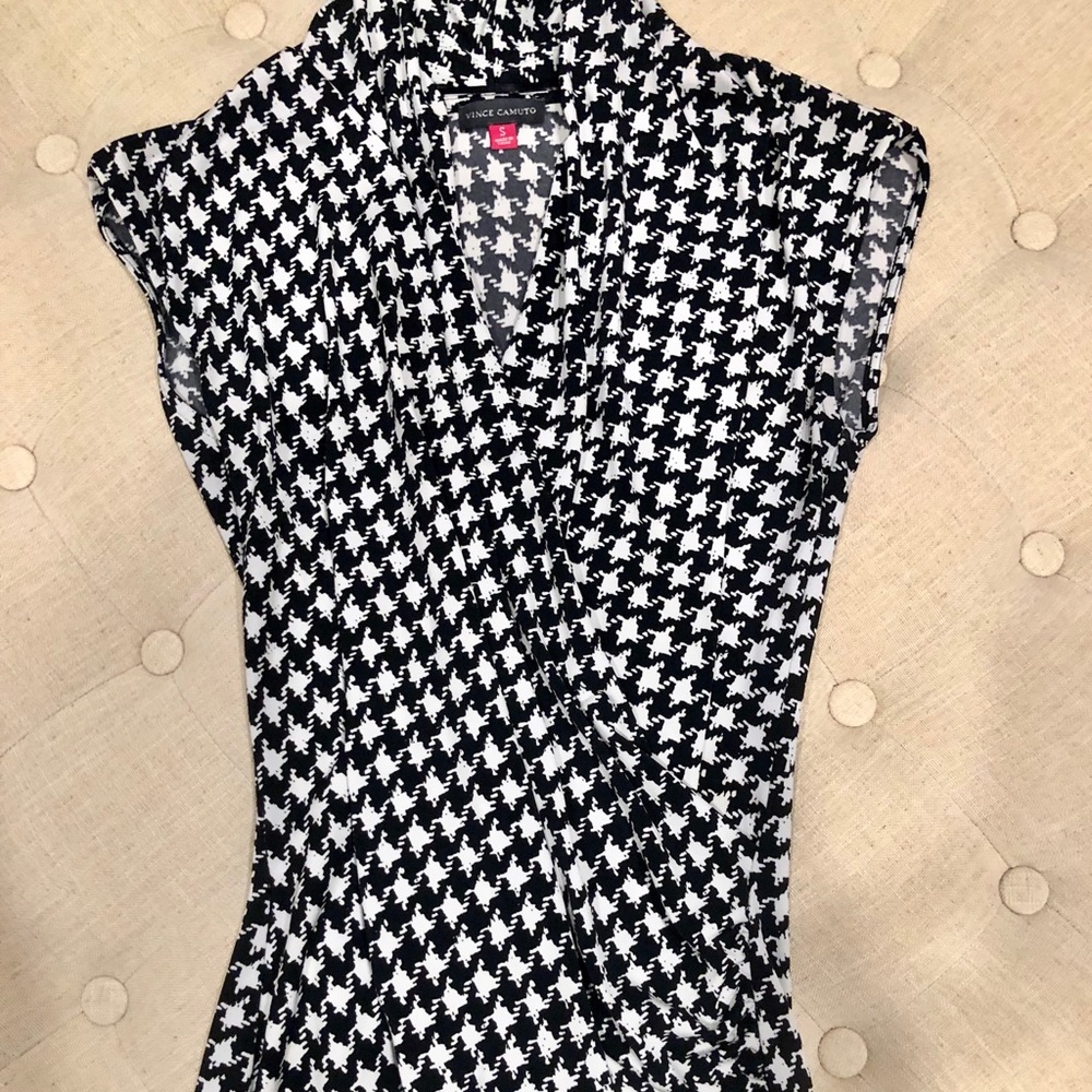 Cabi nwot long houndstooth crossover shirt